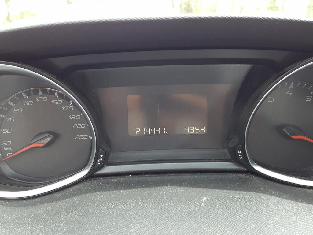 Peugeot 308 sw blue l. 1.2pt-110pk navigatie | trekhaak | cruise control | 