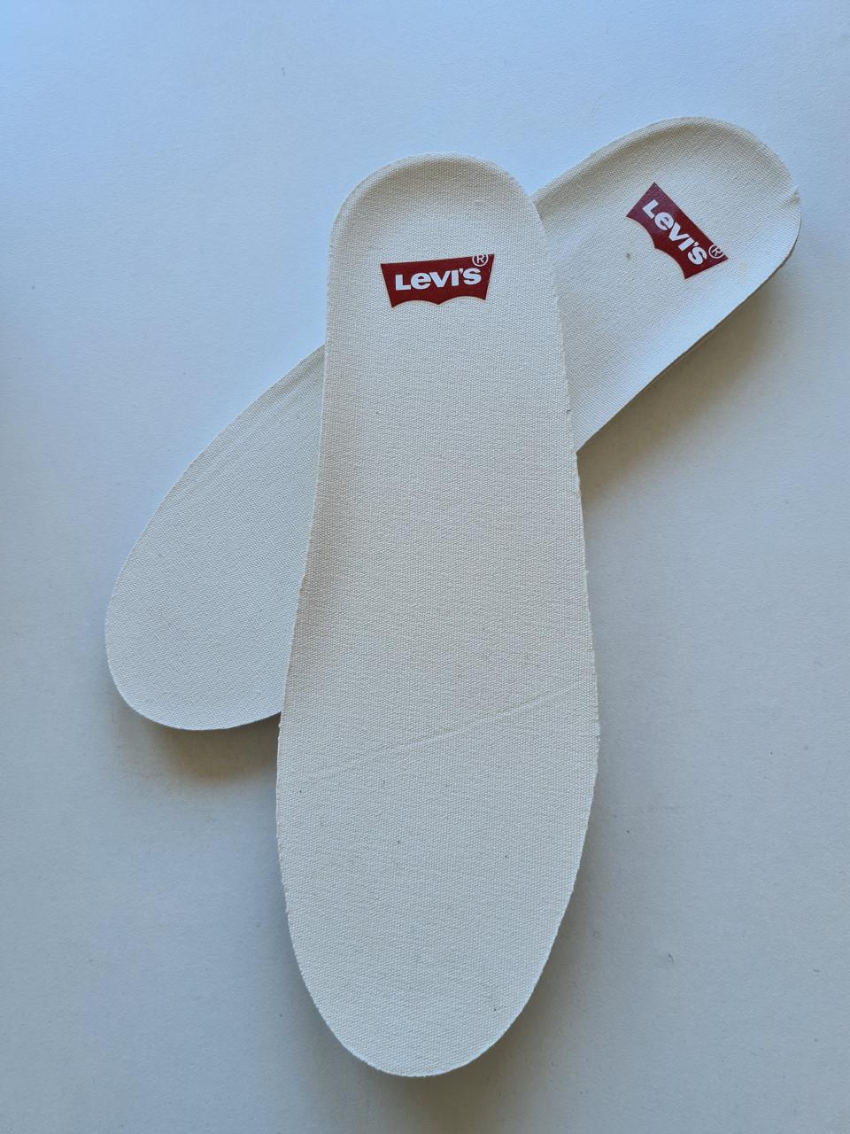Nieuw ! Witte sneakers van Levi's Maat 41 / Maat 8