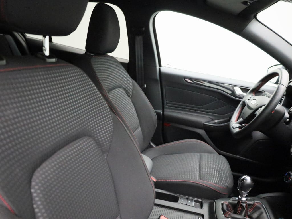 Ford Focus 1.0 ecoboost hybrid st line x business | lmv | parkeer sensoren 