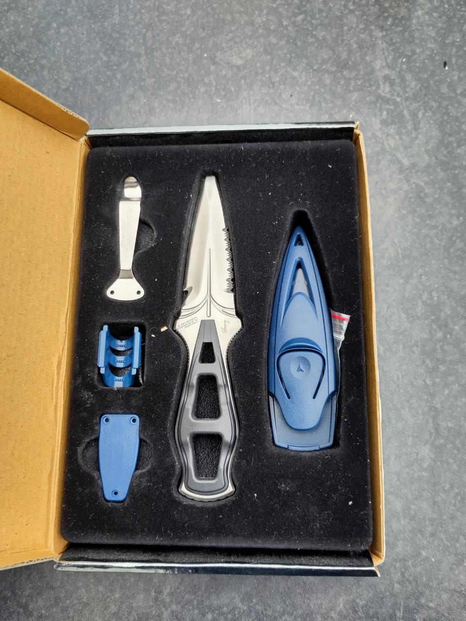 Duikset te koop: Aquatech duikmes en Green Force duiklamp