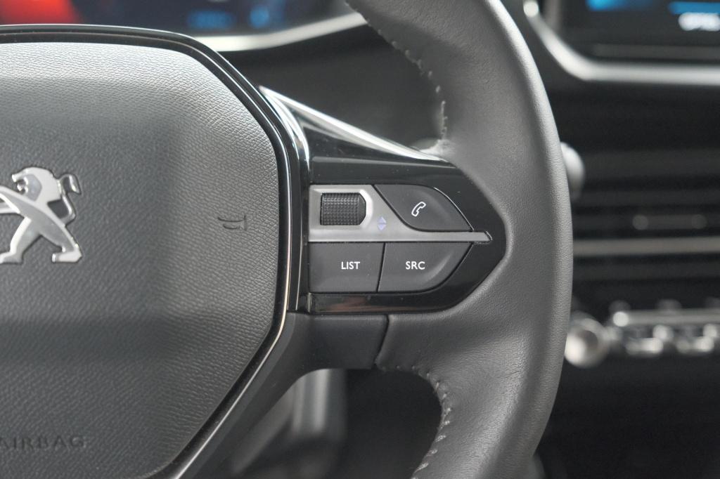 Peugeot 208 puretech 100 allure pack | camera | apple carplay | parkeersens