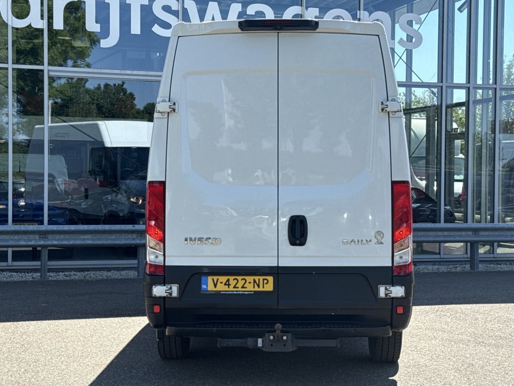 Iveco Daily 35s13v 2.3 352 h2 | airco | camera | geveerde stoel | 3.5t trek