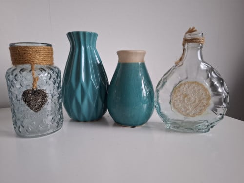 Kleine decoratieve vaasjes