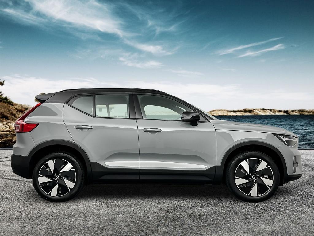 Volvo Ex40 extended range ultra dark europa