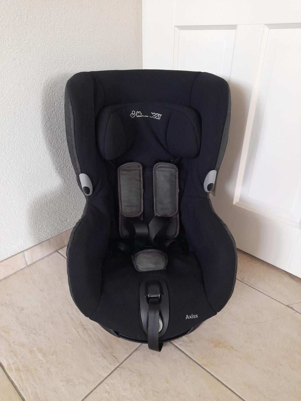 Autostoel Maxi - cosi  Axiss  (DRAAIBAAR) 9 / 18 kg ( in goede nette staat)