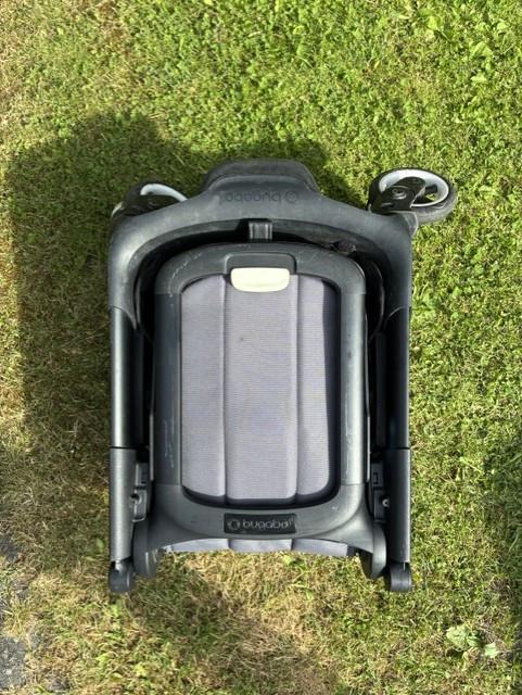 Bugaboo Ant buggy grijs vliegtuigformaat klein opvouwbaar vliegtuigbuggy