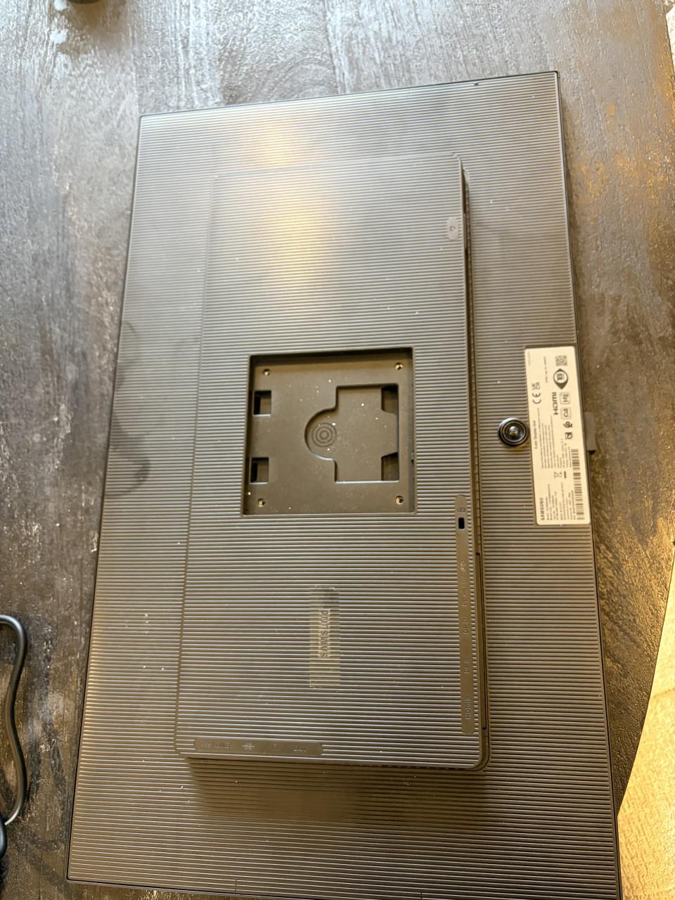 Samsung Viewfinity S6 27 inch monitor