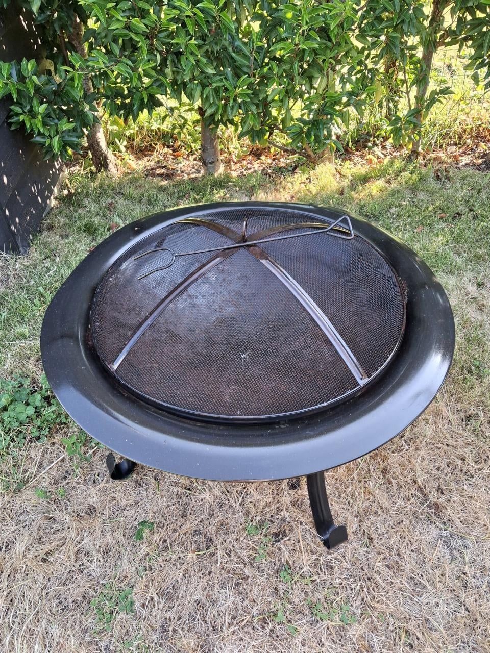 Vuurschaal 75 cm incl vonkenscherm, onderstel en vork