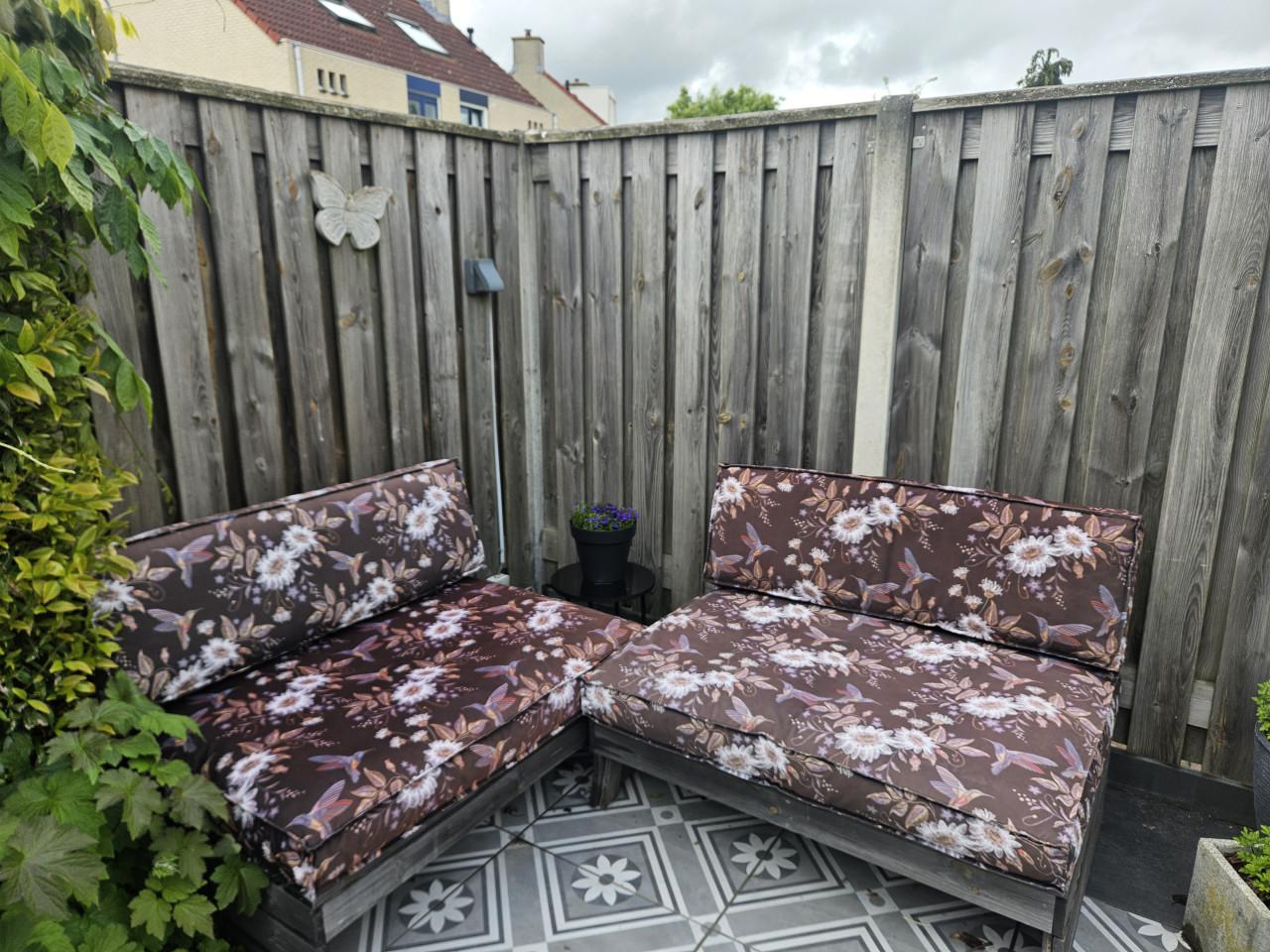 2 Palletbanken met kussens