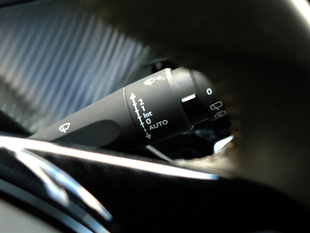 Peugeot 2008 1.2 puretech 100pk allure | navigatie | park sensoren | carpla