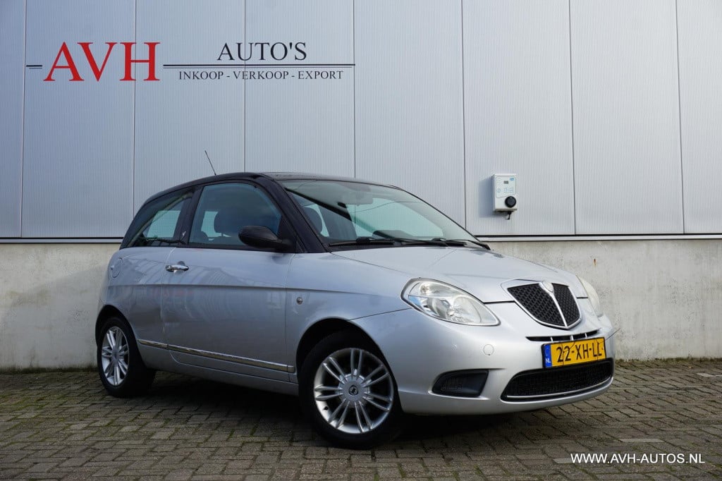 Lancia Y(psilon) 1.4-16v oro