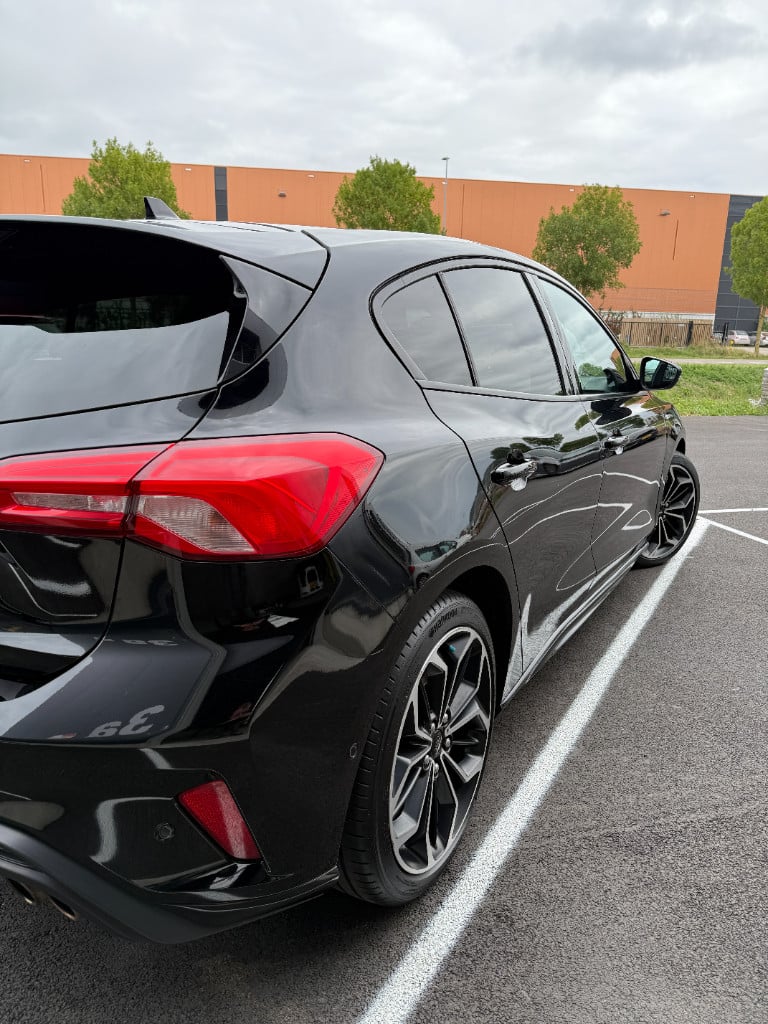 Ford Focus 1.0 ecoboost st line business