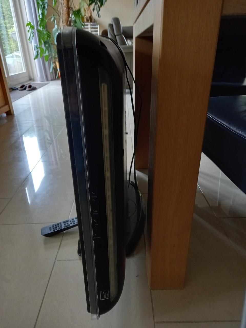 Philips Ambilight LCD TV 42PFL8404H/12