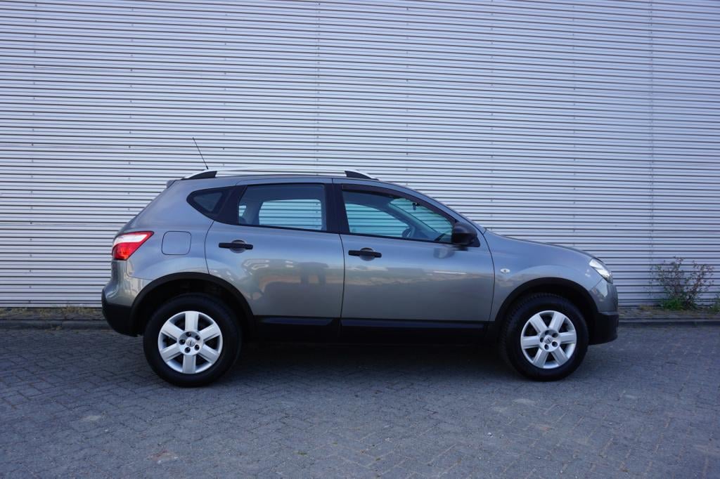 Nissan Qashqai 1.6 visia airco / cruise / elektr. ramen / parkeers. / nap /