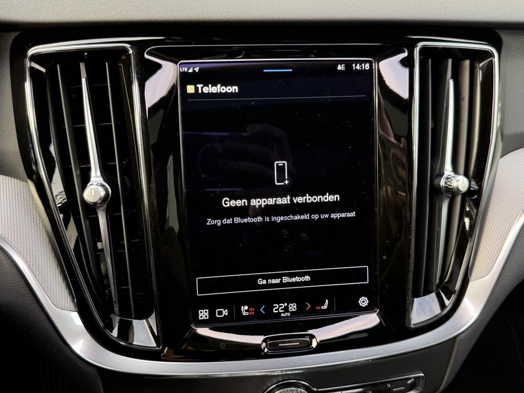 Volvo V60 t6 398pk recharge dark| panodak| adap.cruise| 360camera| trekhaa