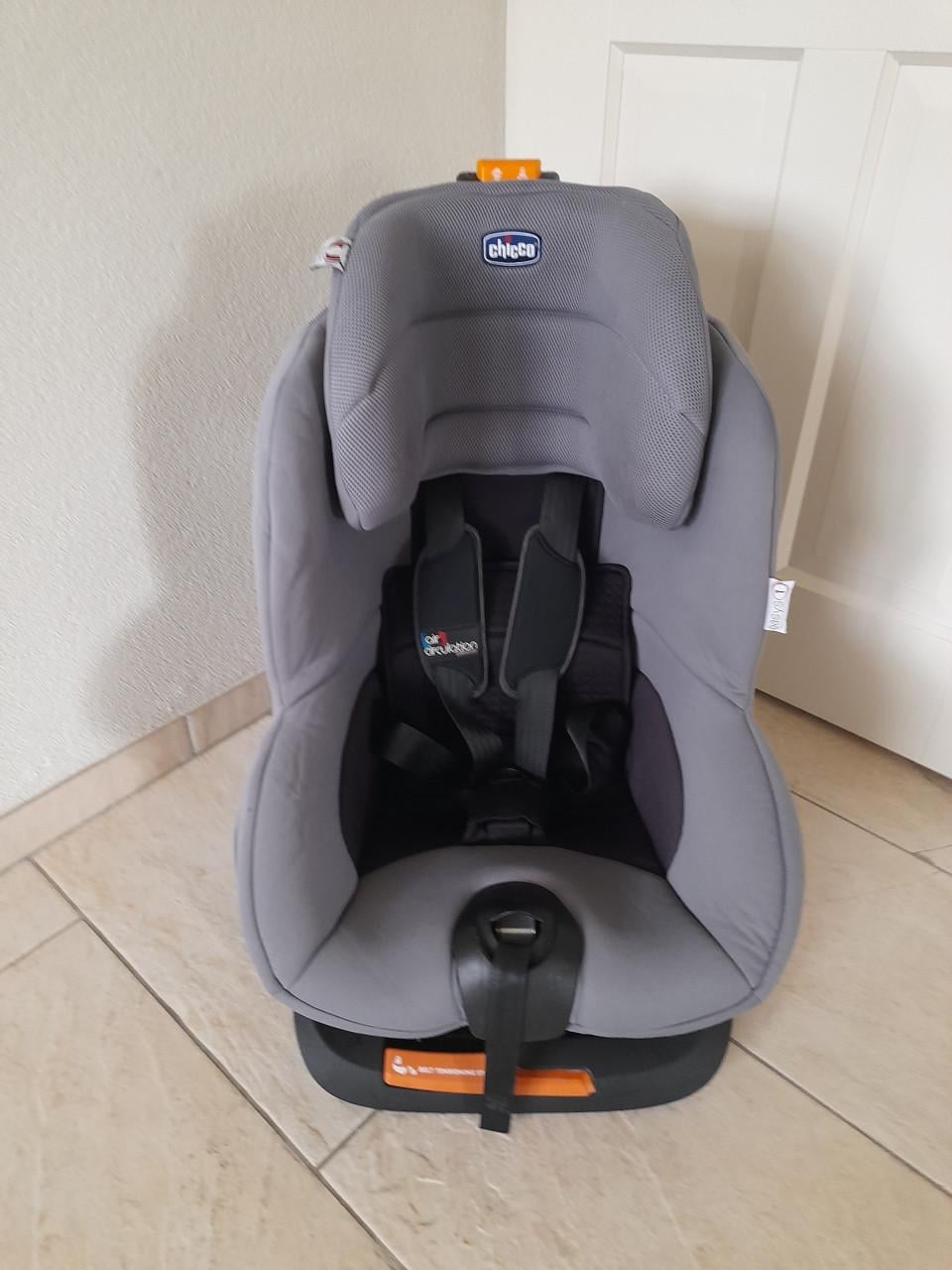 Chicco autostoel 9 / 18 kg (in goede schone staat)