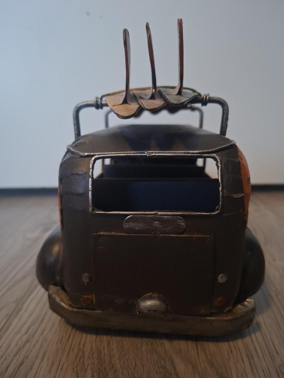 Metalen auto