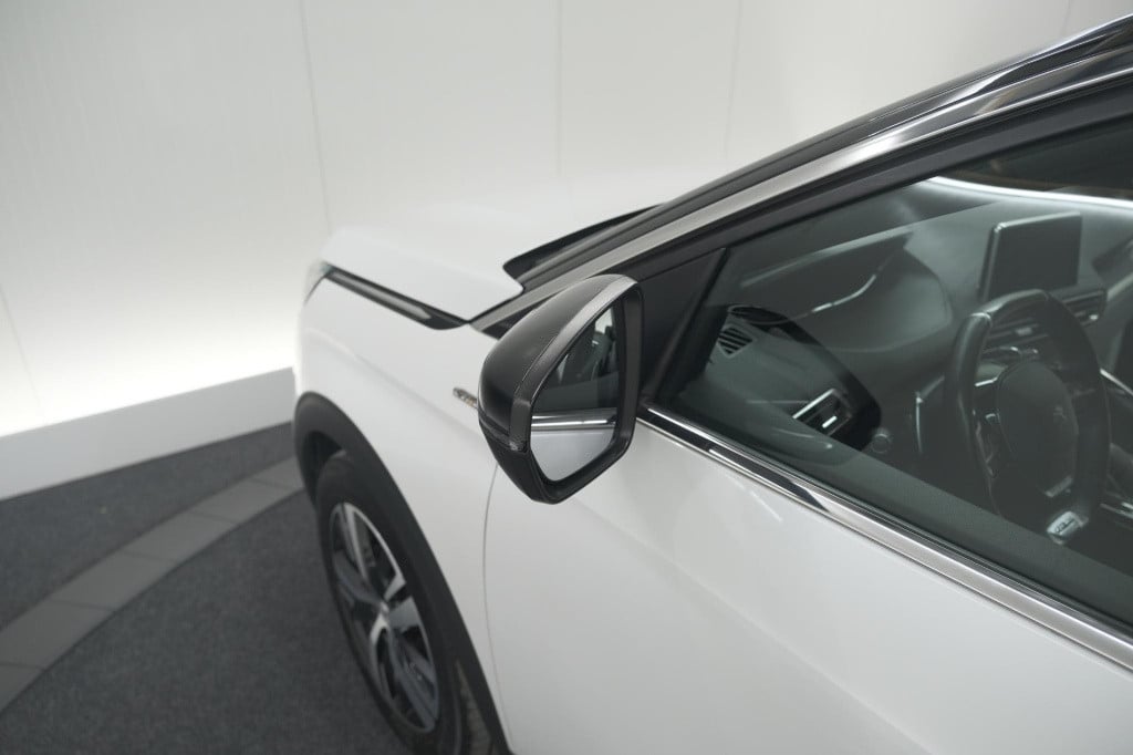 Peugeot 3008 puretech 130 gt-line | camera | dodehoekdetectie | navigatie |