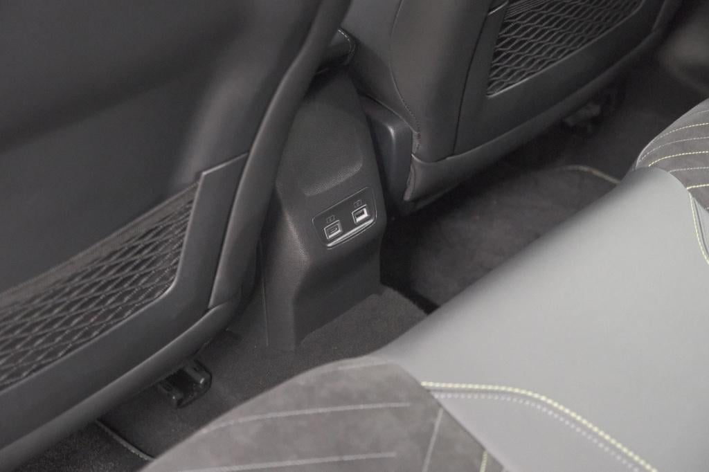 Peugeot 208 1.2 hybrid 145 e-dcs6 gt | alcantara pakket | camera | apple ca
