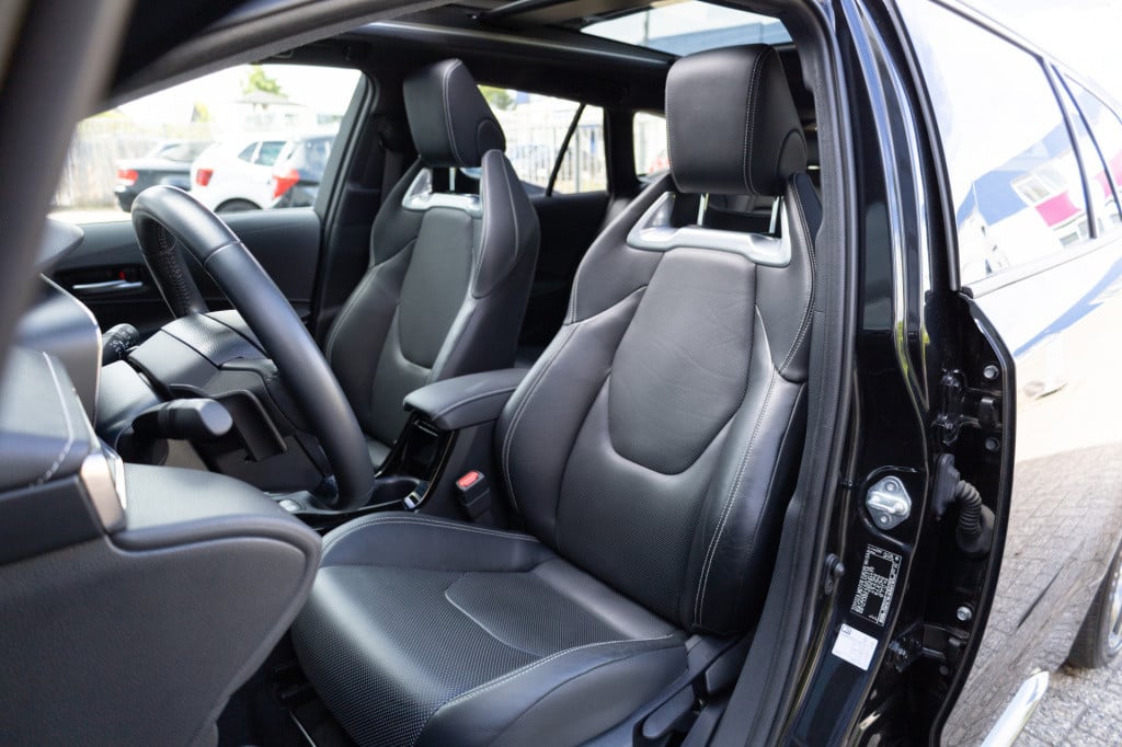 Toyota Corolla Touring Sports 2.0 hybrid executive ✅cam✅hud✅pano✅leder