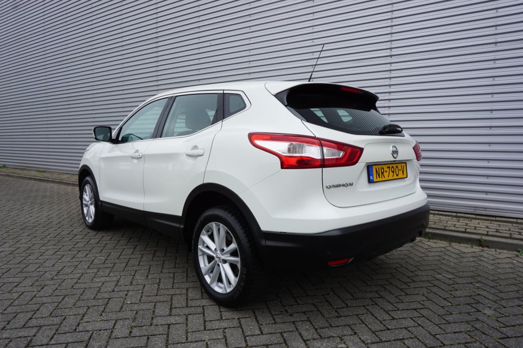Nissan Qashqai 1.2 acenta climate / navi / cruise / stoelv. / camera / park