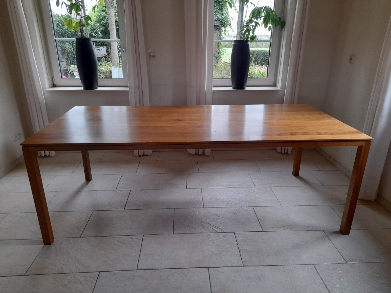 Grote tafel 100 x 220 x 76H (in goede staat)