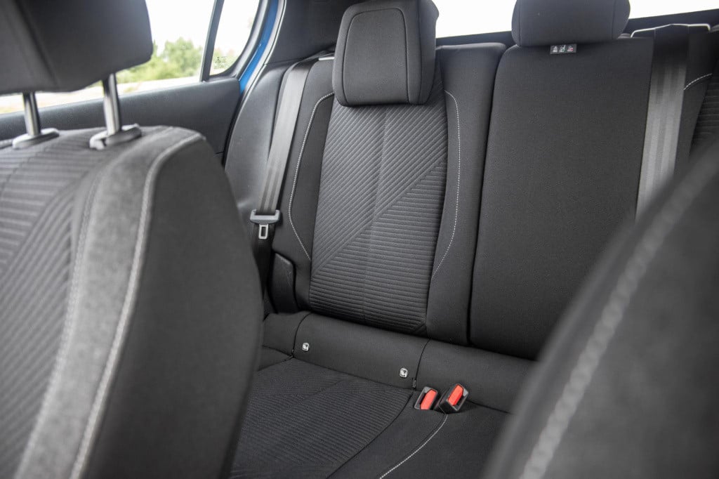 Peugeot 308 1.2 puretech active pack business airco / cruise controle / ned