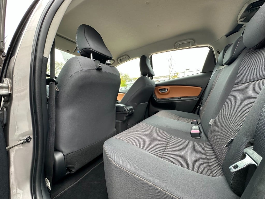 Toyota Yaris 1.3 vvt-i style automaat camera cruise control navi bluetoo