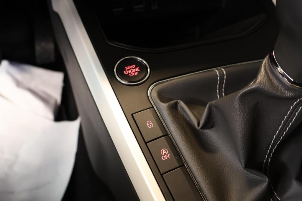 Seat Arona 1.0 tsi xcellence launch edition nl auto, acc, trekhaak, stoelve