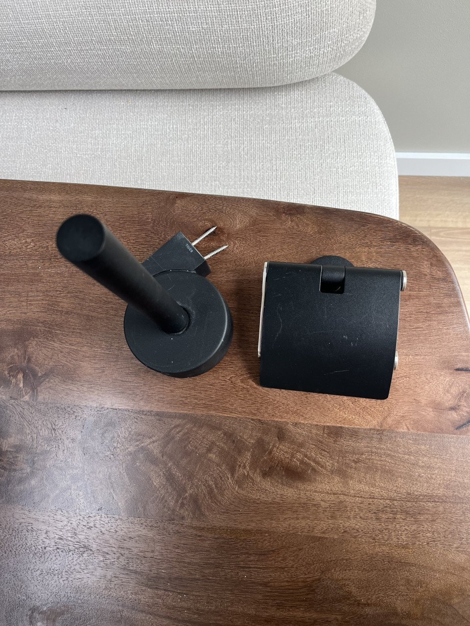 Set zwarte reserverolhouder en toiletrolhouder