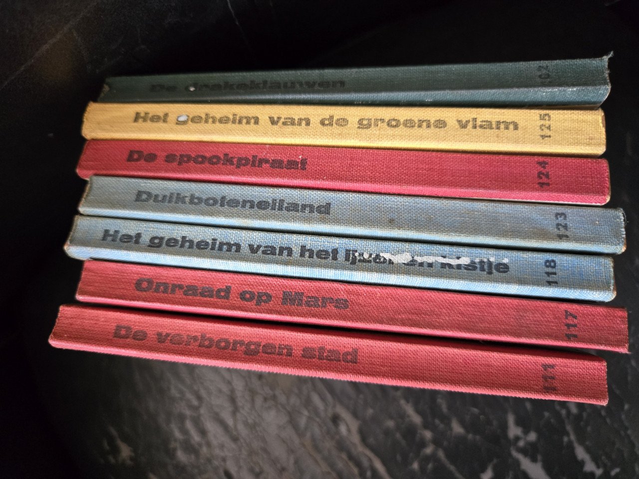 7x 'Junior jongensboeken', die destijds 95 cent kostten.