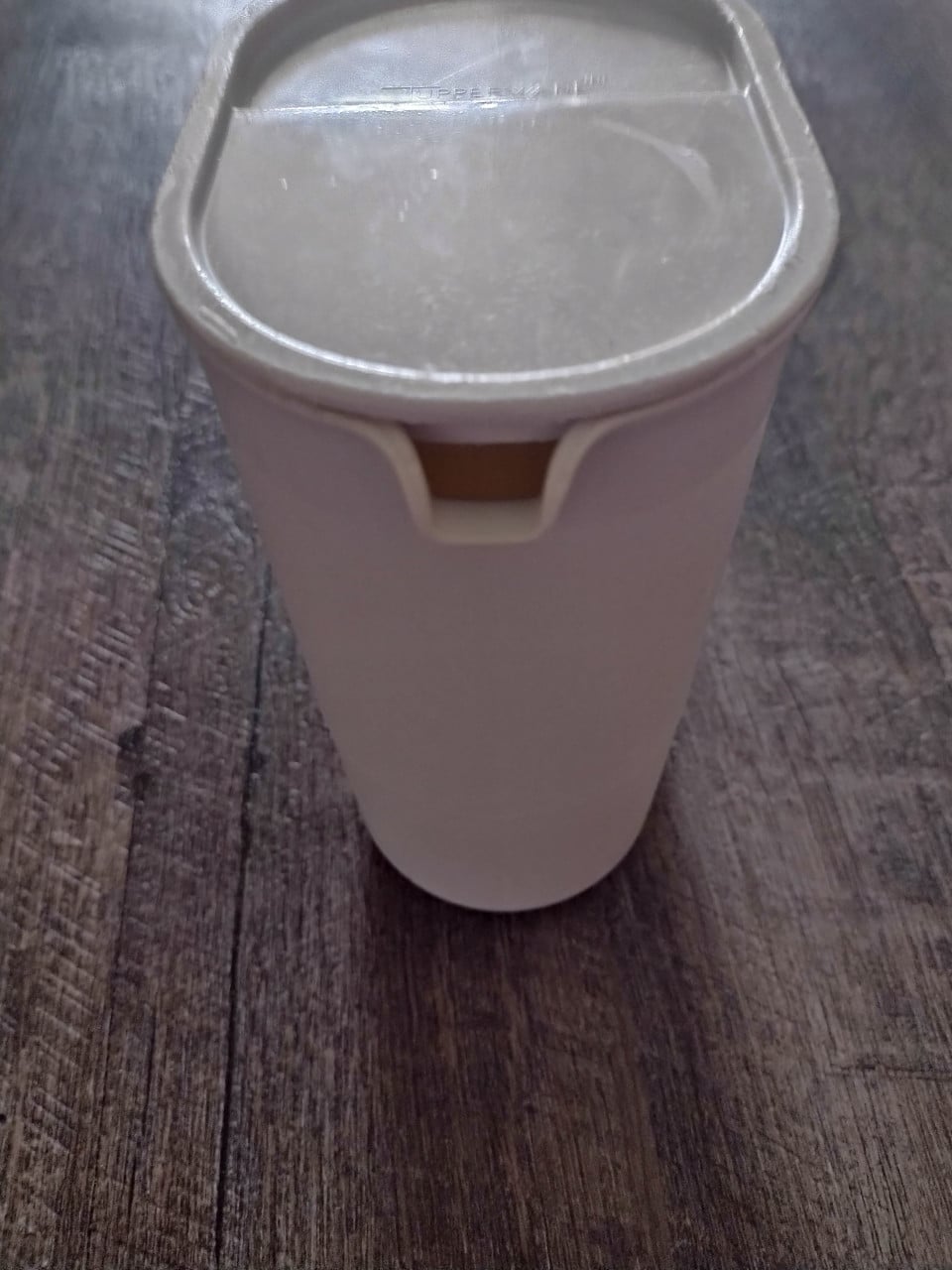 Tupperware kan voor sap bewaren afsluitbaar 1L