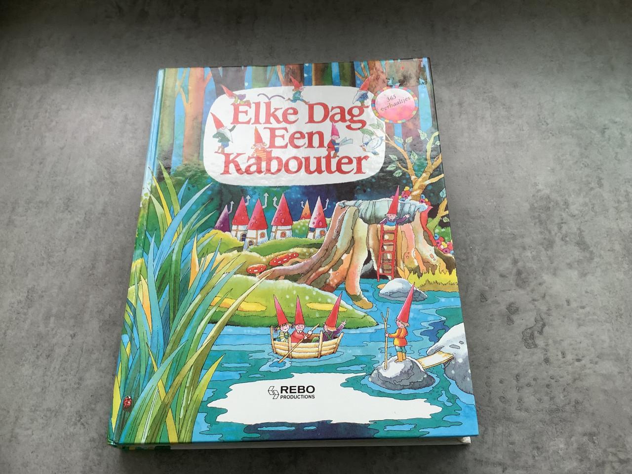 Z.g.a.n. Boek: Elke dag een Kabouter - 365 Verhaaltjes