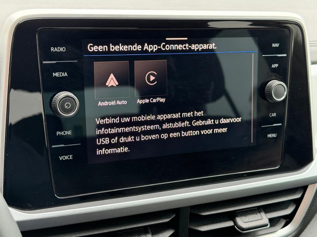 Volkswagen T-roc 1.5 tsi 150pk dsg style | trekhaak | navi | iq light | ada