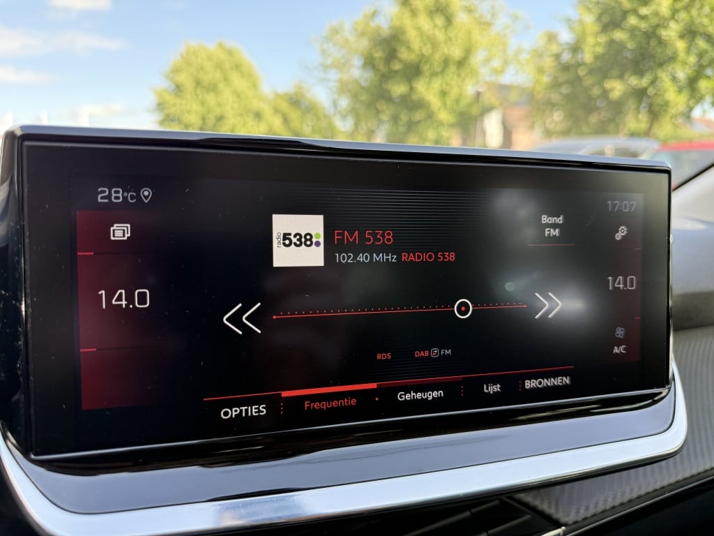 Peugeot 208 1.2 tubo 101pk allure // 3d cockpit //