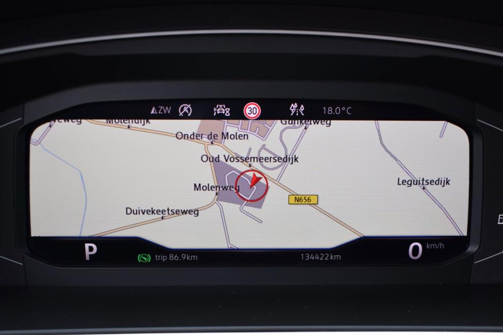 Volkswagen Tiguan 1.5 tsi act r-line | trekhaak | camera | stoelverwarming 