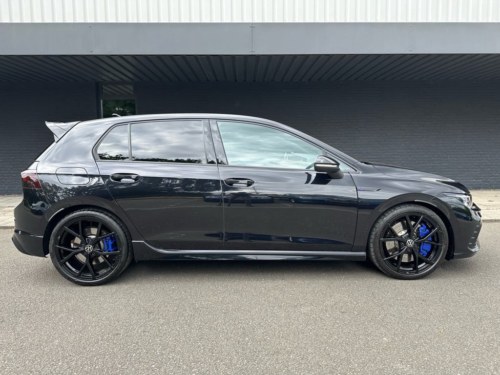 Volkswagen Golf 2.0 tsi r 4motion // panoramadak // akrapovic