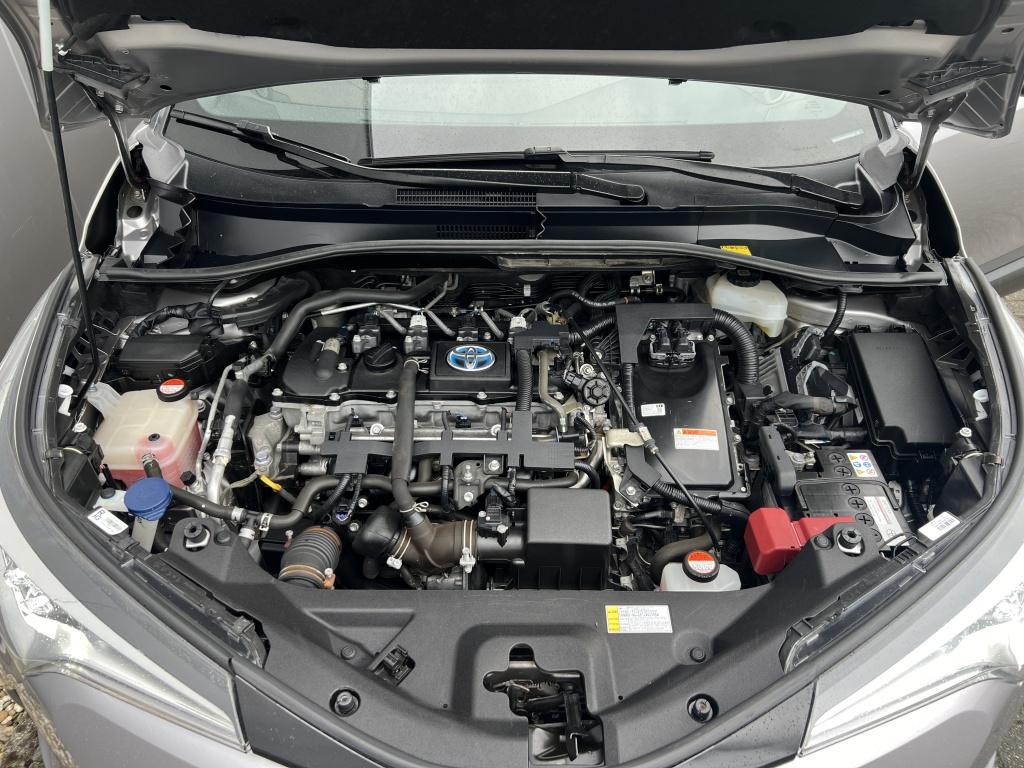 Toyota C-hr 1.8 hybrid executive | trekhaak |