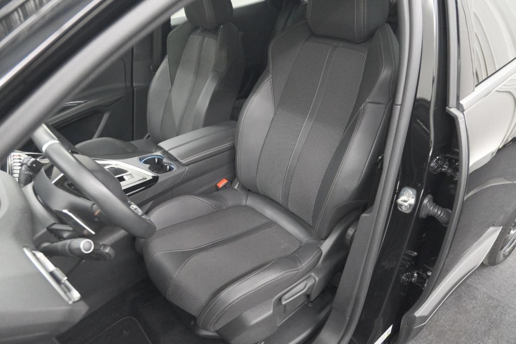 Peugeot 3008 puretech 130 eat8 gt black pack | camera | adaptieve cruise co