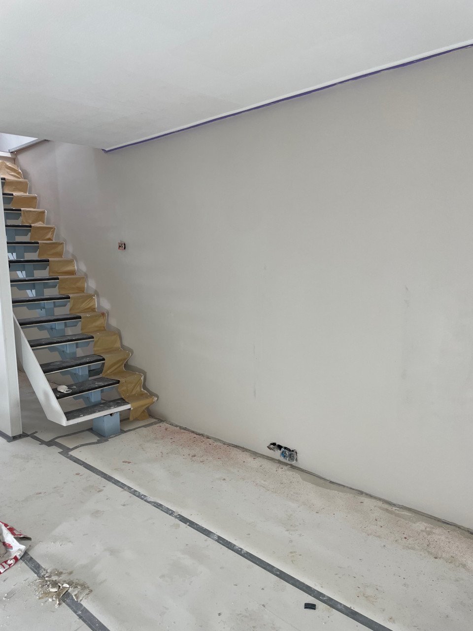 Stukadoors & Schillderwerk : 0687255401.