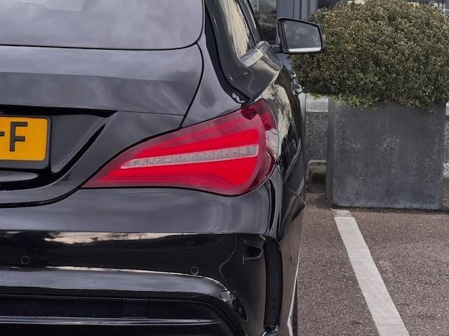 Mercedes-Benz Cla shooting brake 200 d business solution amg l panoramadak 