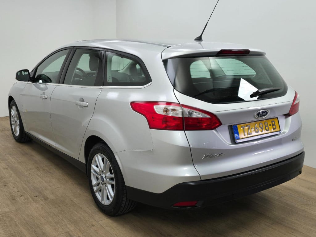 Ford Focus wagon stationwagen titanium luxe versie met cruisecontrol en blu