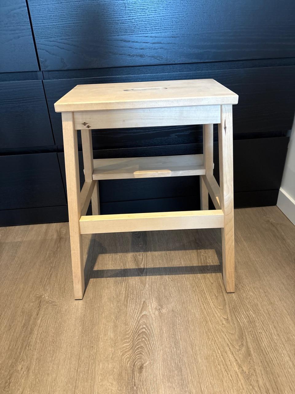 Opstapje/kruk van Ikea