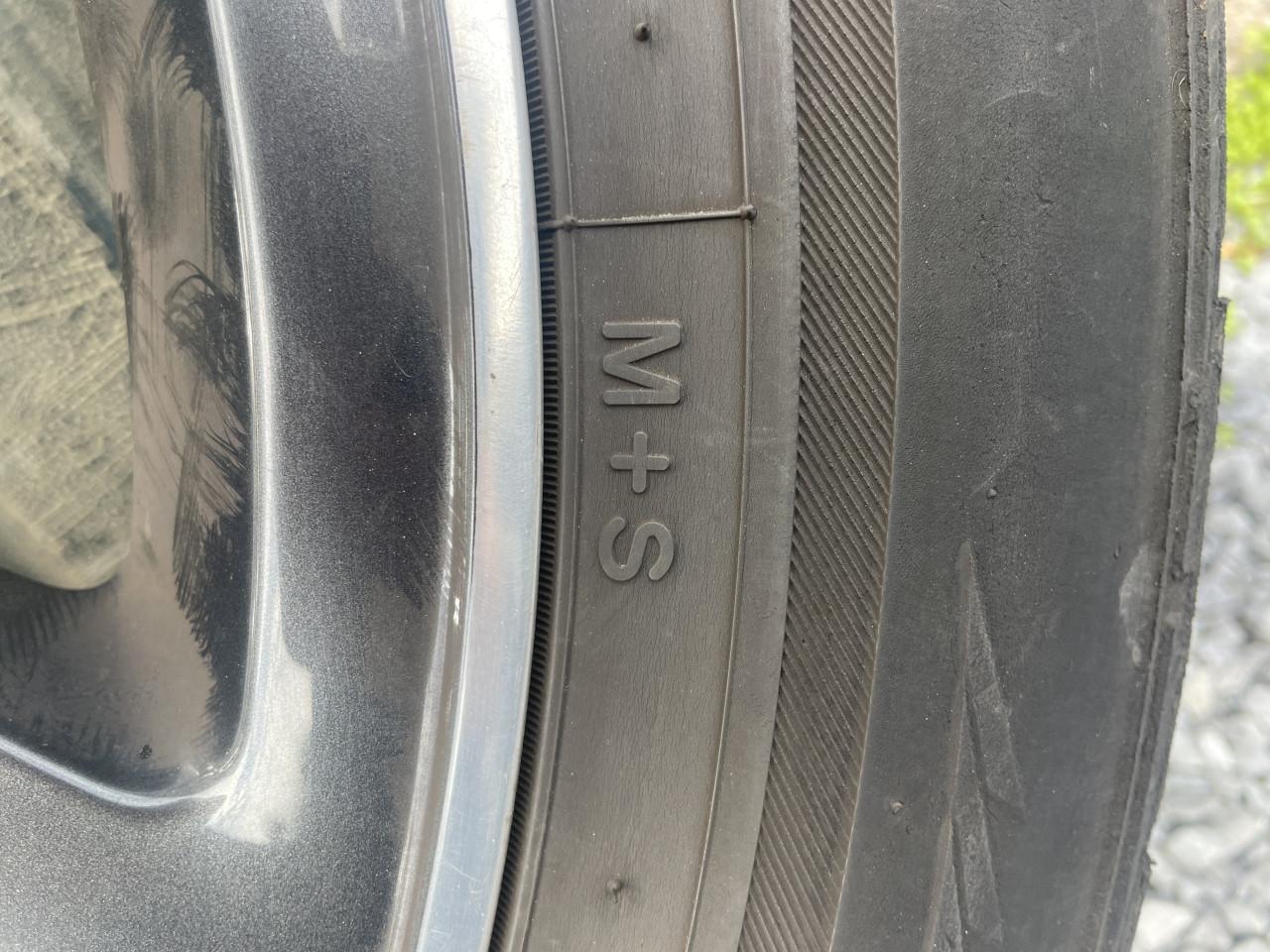 Dadge Ram Velgen en Banden