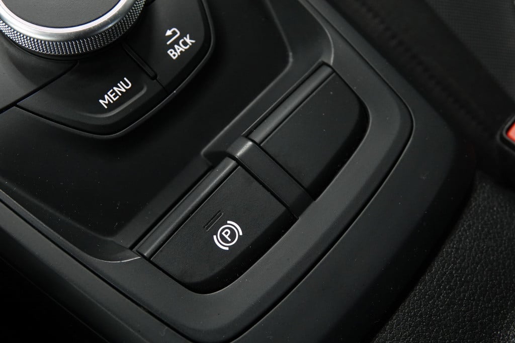 Audi Q2 1.0 tfsi | pdc | airco | 20" |