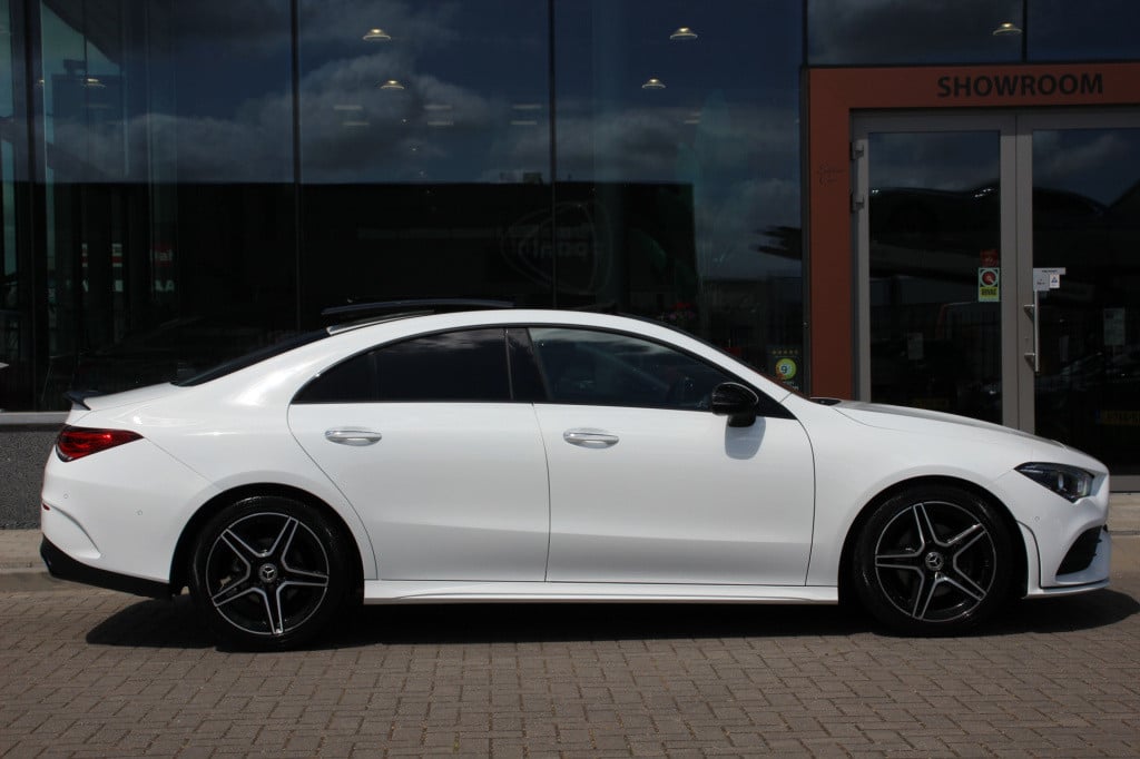 Mercedes-Benz Cla 180 amg | night pakket | pano | sfeerverlichting | camera