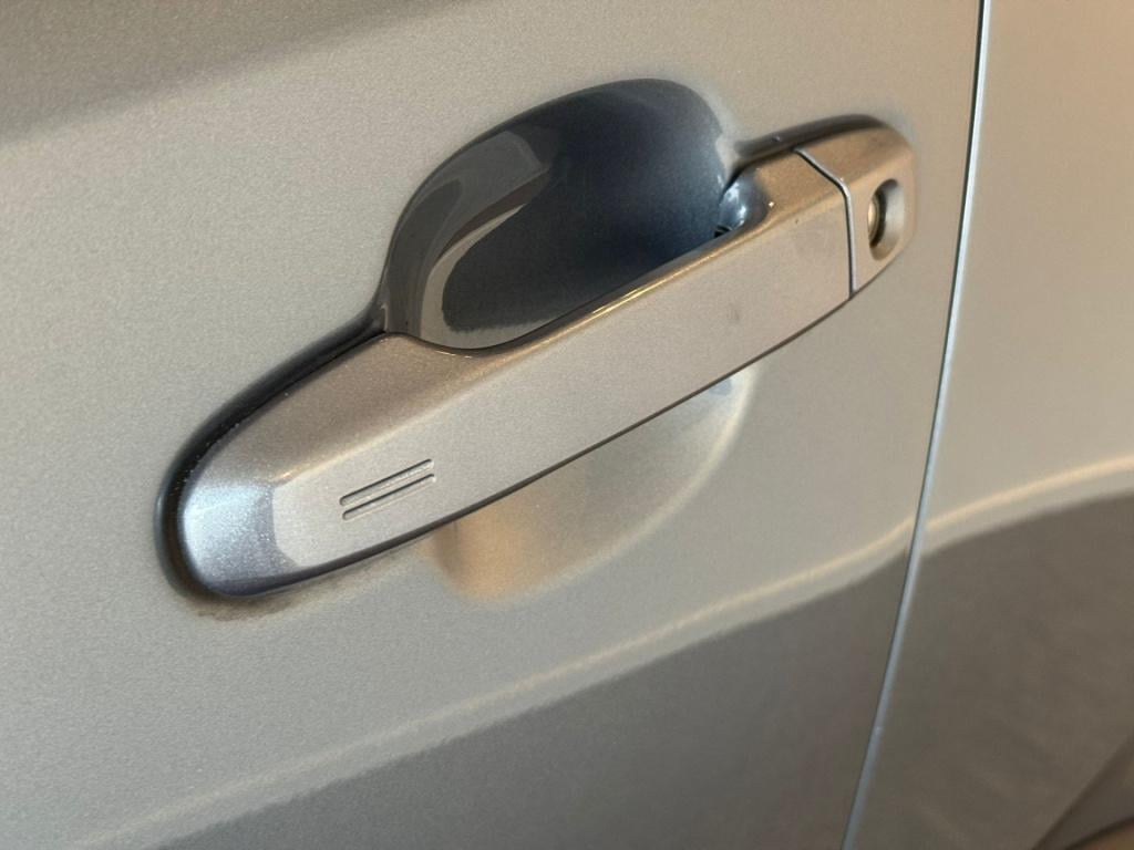 Toyota C-hr 1.8 hybrid business plus