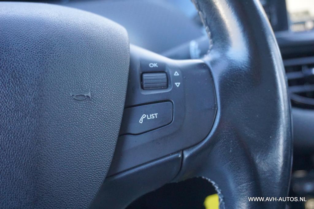 Peugeot 2008 1.2 puretech allure
