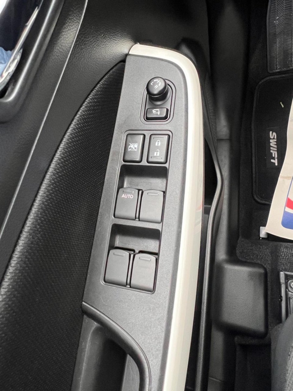 Suzuki Swift 1.0 stijl smart hybrid, camera, carplay enz...