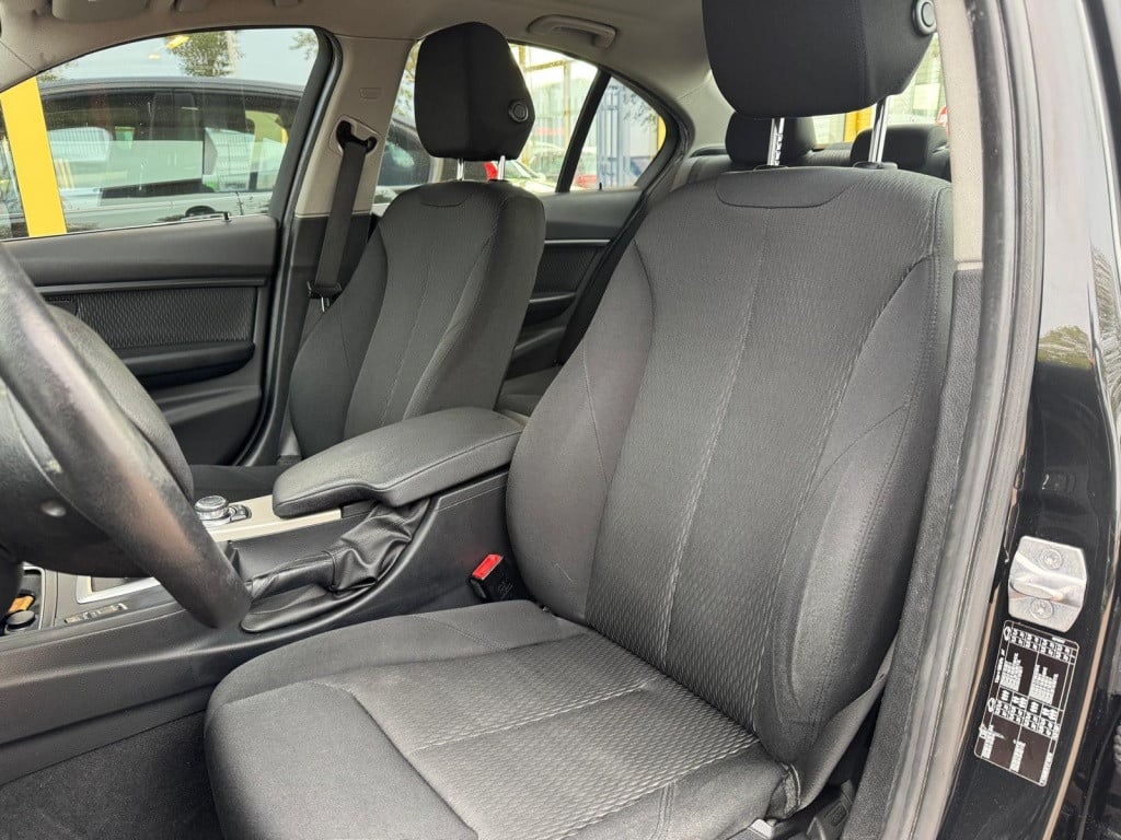 BMW 3-serie 318i executive automaat